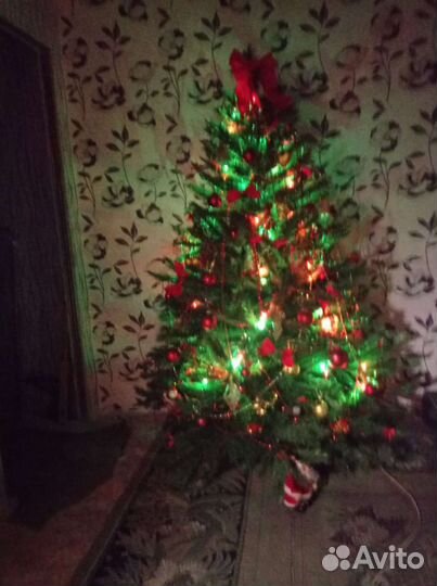 Елка с игрушками