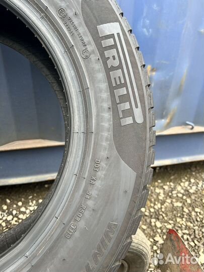 Pirelli Winter Sottozero 3 215/60 R16 99H