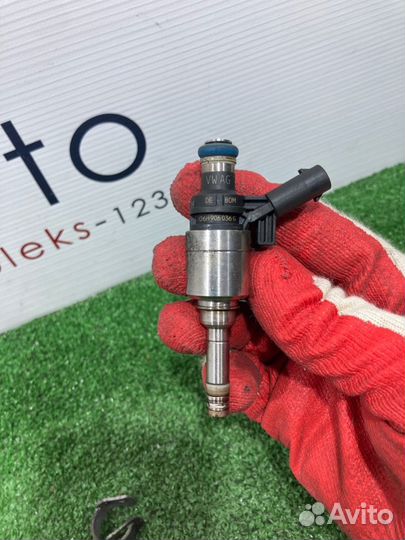 Форсунка инжекторная Volkswagen Tiguan 5N cawa