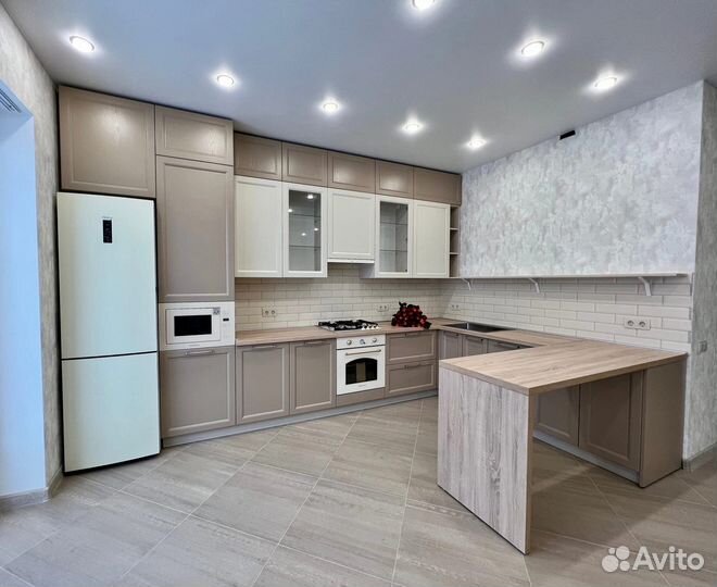 П образная кухня на заказ. Фабрика в Челябинске