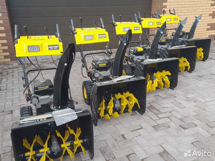 Снегоуборщик бензиновый самоходный