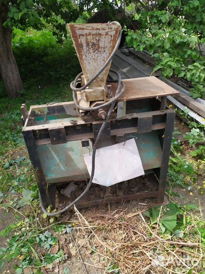 Измельчитель шредер веток, древесины