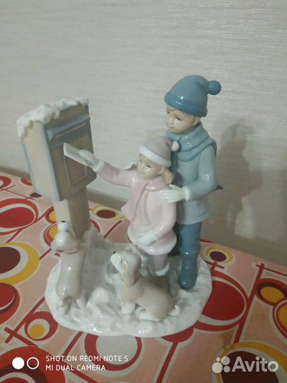 Фарфоровые статуэтки композиционные