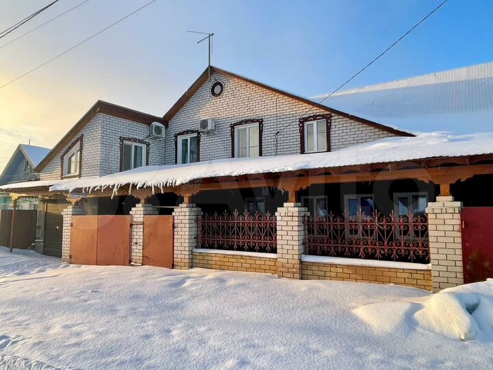 Коттедж 247 м² на участке 6 сот.