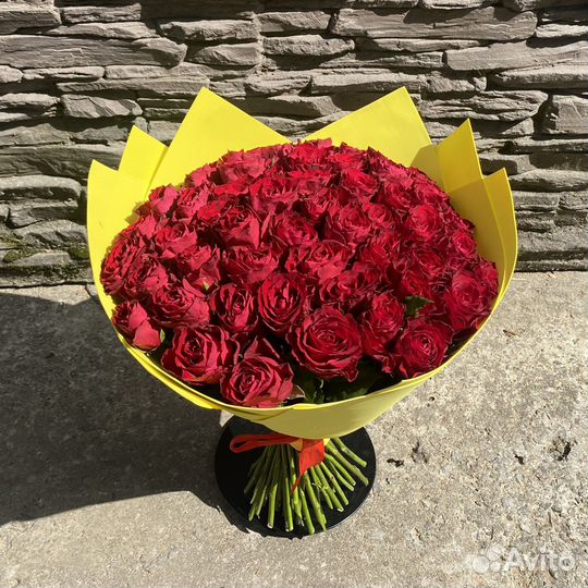 Букет красных мини роз, Кения, 40см 151 шт