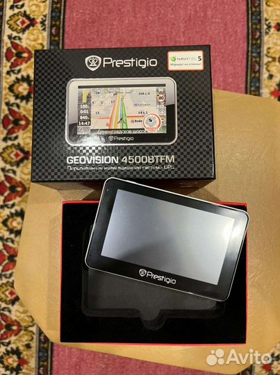 Навигатор Navitel e700