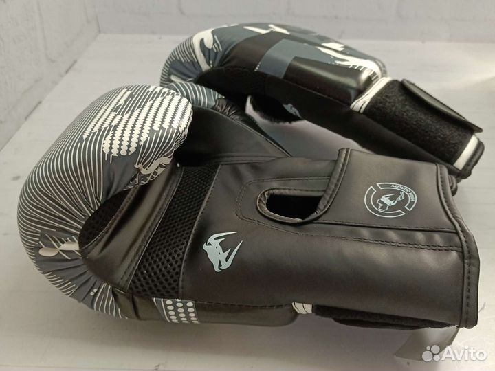 Перчатки для бокса