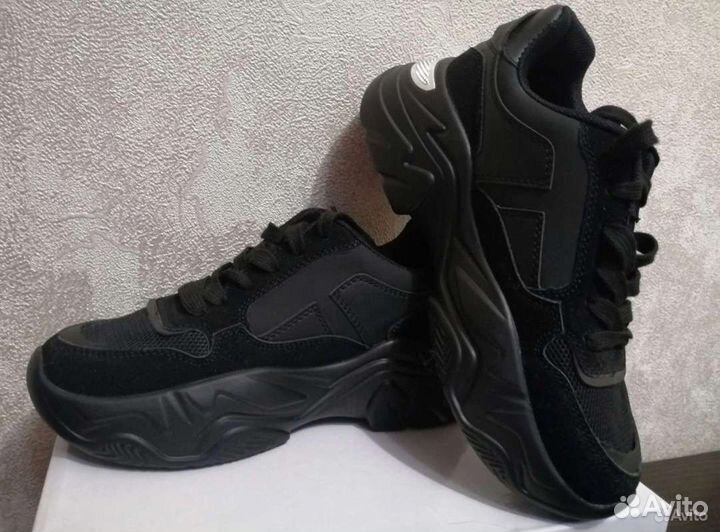 Кроссовки женские 36 размер