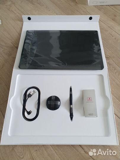 Графический планшет Wacom Intuos Pro L (PTH-860)