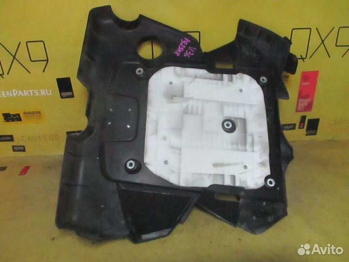 Декоративная крышка двигателя Nissan Skyline V36