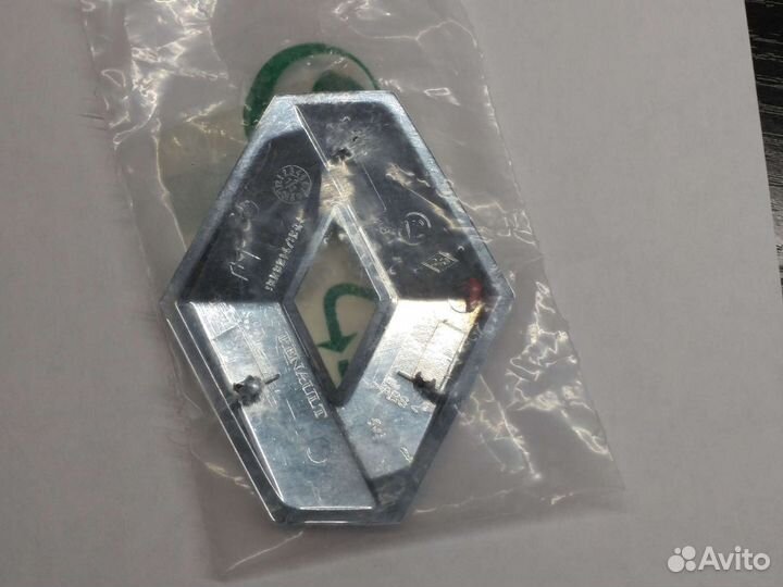 Эмблема задняя Рено