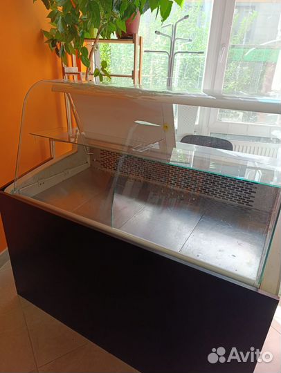 Холодильная витрина бу