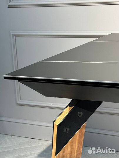 Дизайнерский стол Лацио