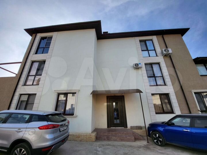 2-к. квартира, 30 м², 1/3 эт.