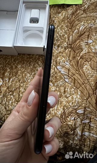 iPhone SE (2020), 64 ГБ
