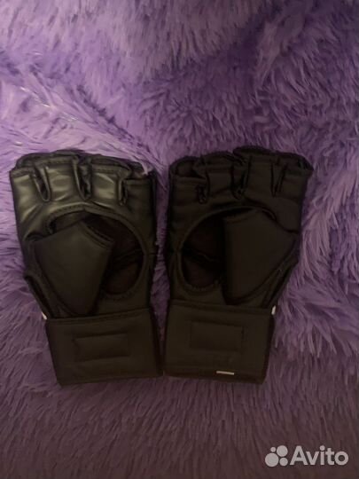 Боксерские перчатки