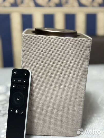 Яндекс Станция Макс, заблокированная