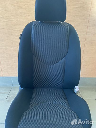 Сиденья toyota rav 4