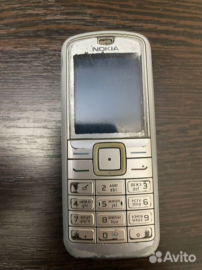 Nokia 100