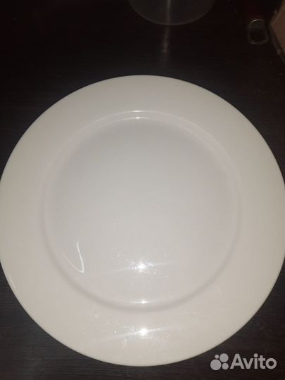 Тарелки 24, 26 см
