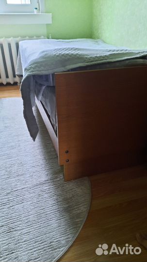 Кровать односпальная бу 90 190