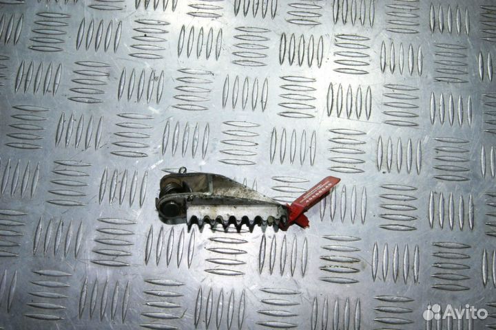 Подножка водителя правая Kawasaki D-Tracker