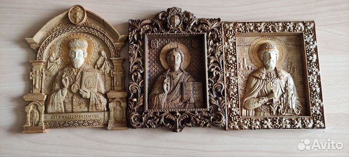 Резная икона из дерева Николай Чудотворец