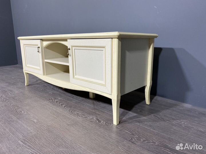 Тумба тв Флоренция