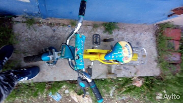 Детский четырёх колёсный велосипед