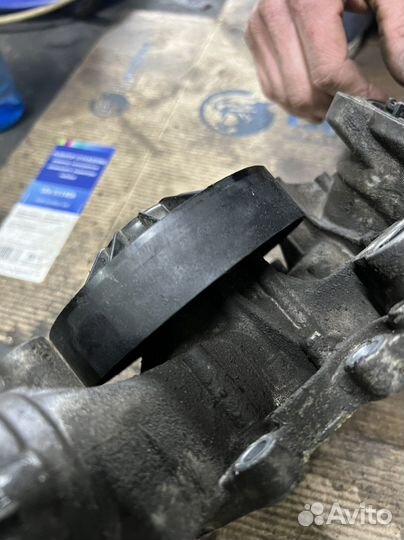 Помпа Mercedes 63 AMG оригинал