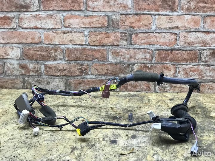 Проводка (коса) двери Nissan Tiida C11