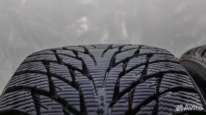 Nokian Tyres Hakkapeliitta R2 215/60 R16 99R
