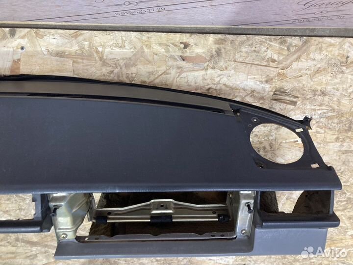 Панель(торпеда) Mercedes w124