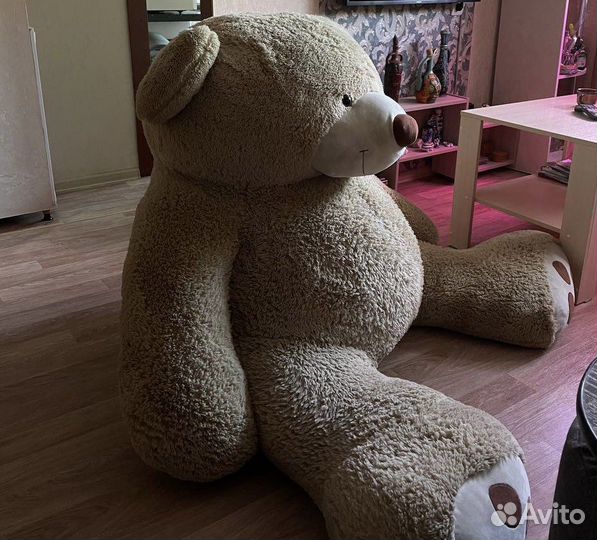 Большой плюшевый мишка