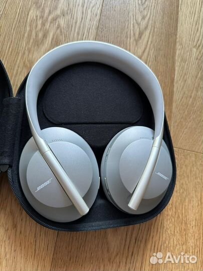 Продаю наушники bose nc700