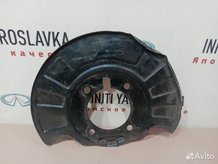 Пыльник тормозного диска передний левый Nissan