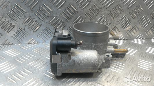 Дроссельная заслонка бензиновая audi A4 B6 (5SV20CU01)