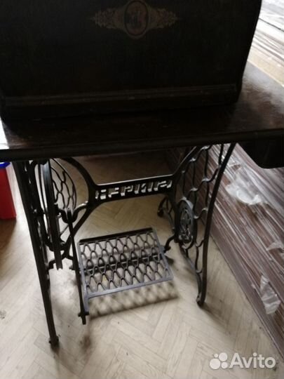 Швейная машинка зингер ножная