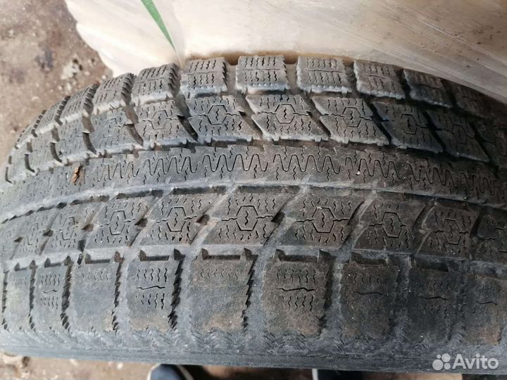 Toyo Observe GSi-5 235/70 R16