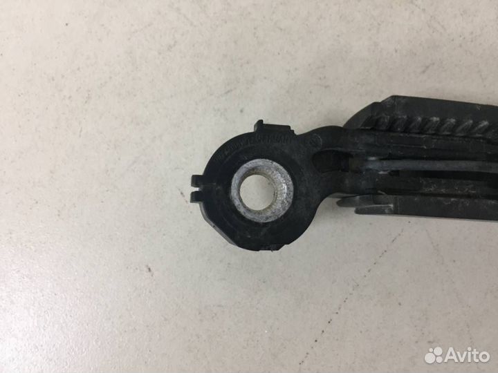 Поводок стеклоочистителя задний Skoda Rapid 2012-2