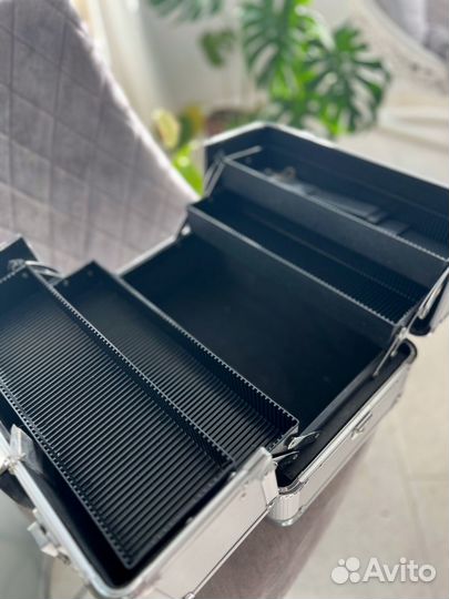 Чемодан для косметики,дорожная косметичка, кейс