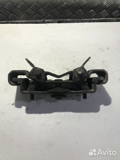 Опора кпп Mitsubishi L200