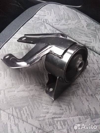 Опора двигателя правая тойота карина Е