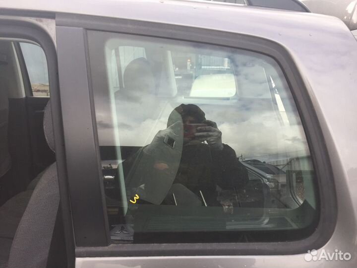 Фольксваген Туран Форточка задняя левая AS2 кузов