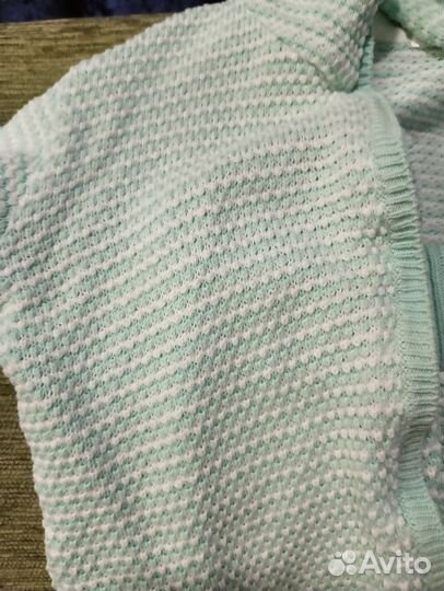 Вязаный комлект для новорожденных малышей