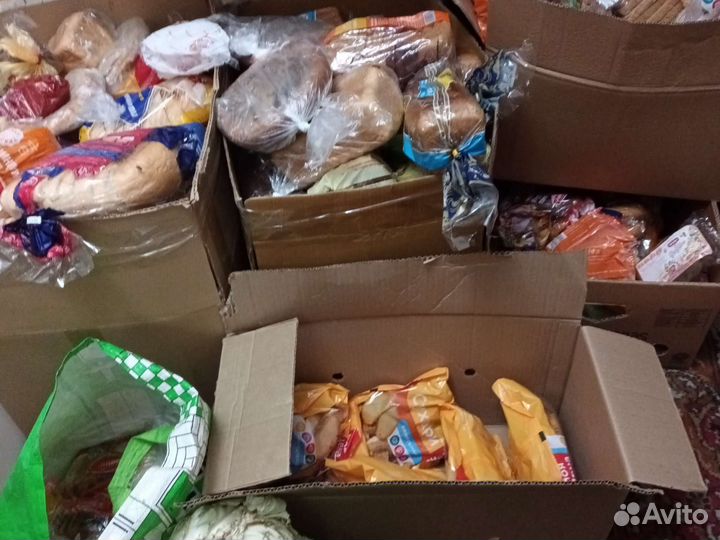 Хлеб и батоны для животных