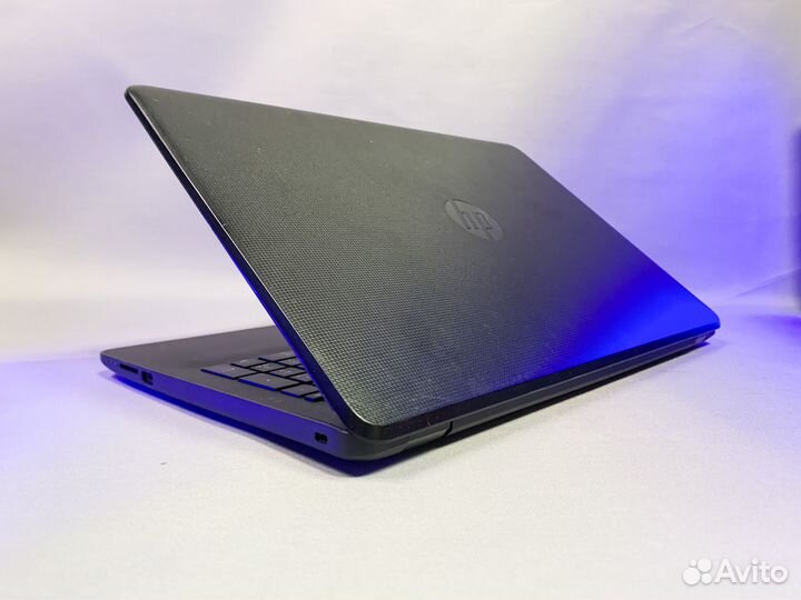 Ноутбук HP Core i3-7Th/Radeon M330-2Gb/8Gb/SSD