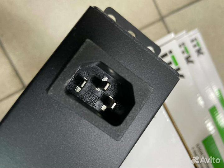 Блок розеток в стойку 19