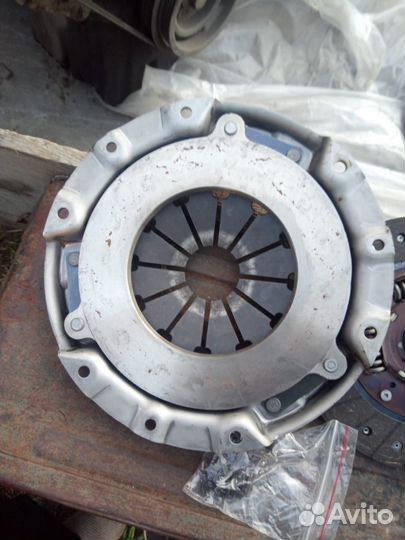 Двигатель на kia spectra1, 6