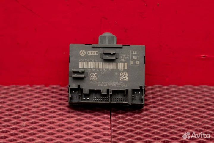 Блок управления дверьми задний левый Audi A6 C7